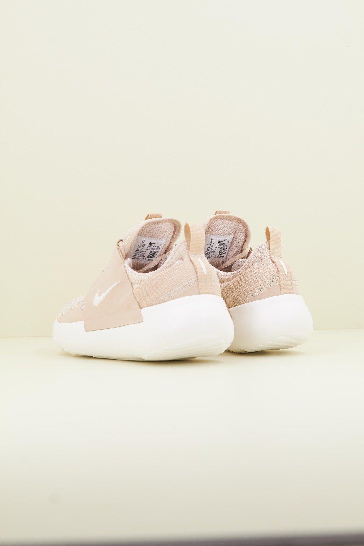 NIKE E-SERIES AD en color BEIS (3)
