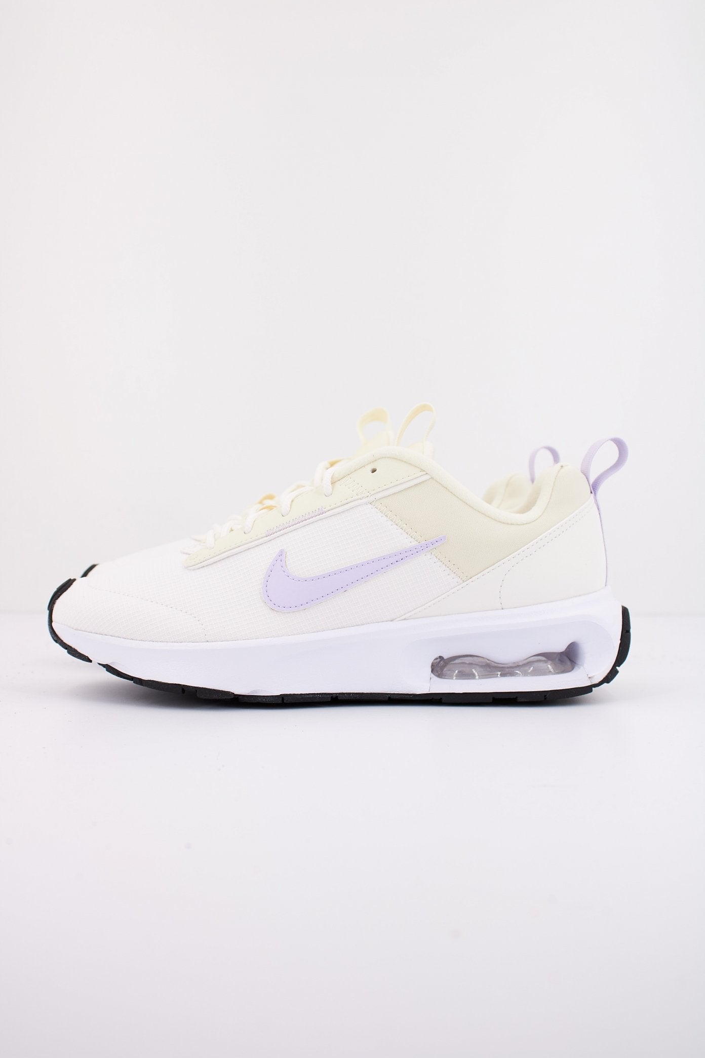 NIKE INTRIK LITE en color BEIS (1)