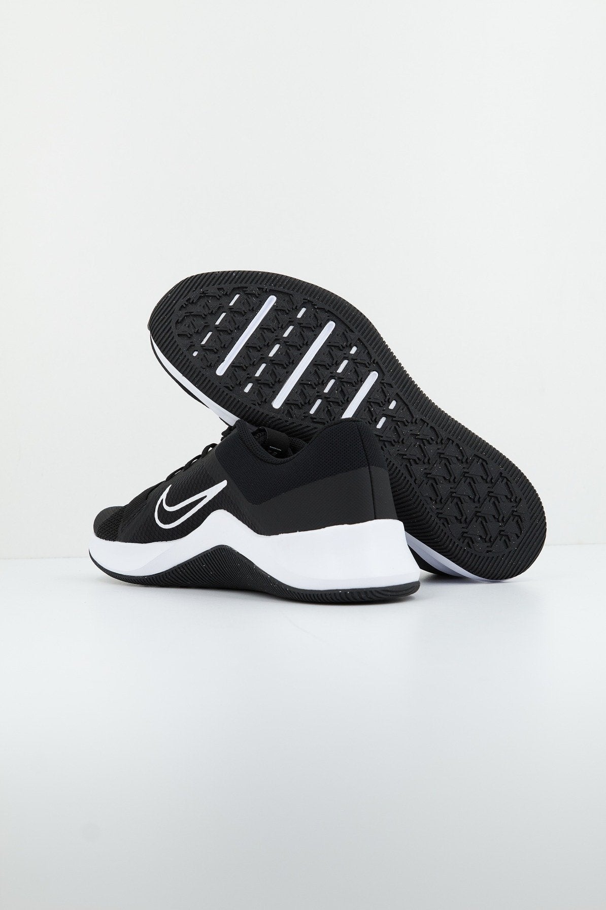 NIKE MC TRAINER en color NEGRO (4)