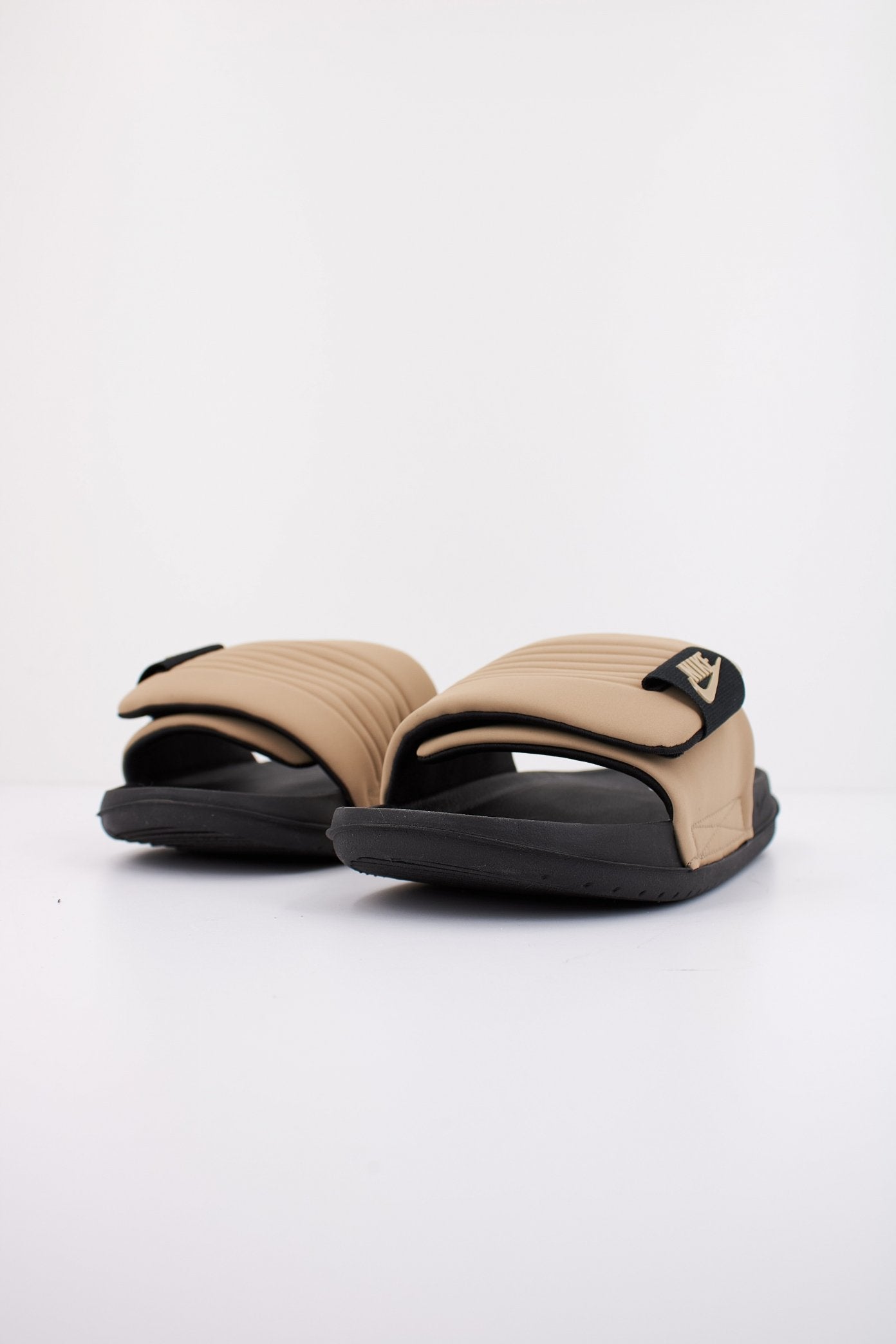 NIKE OFFCOURT ADJUST en color MARRON (2)