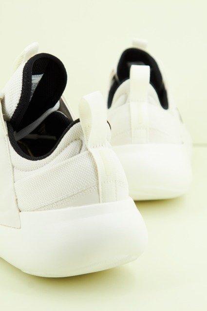 NIKE DV en color BLANCO (3)