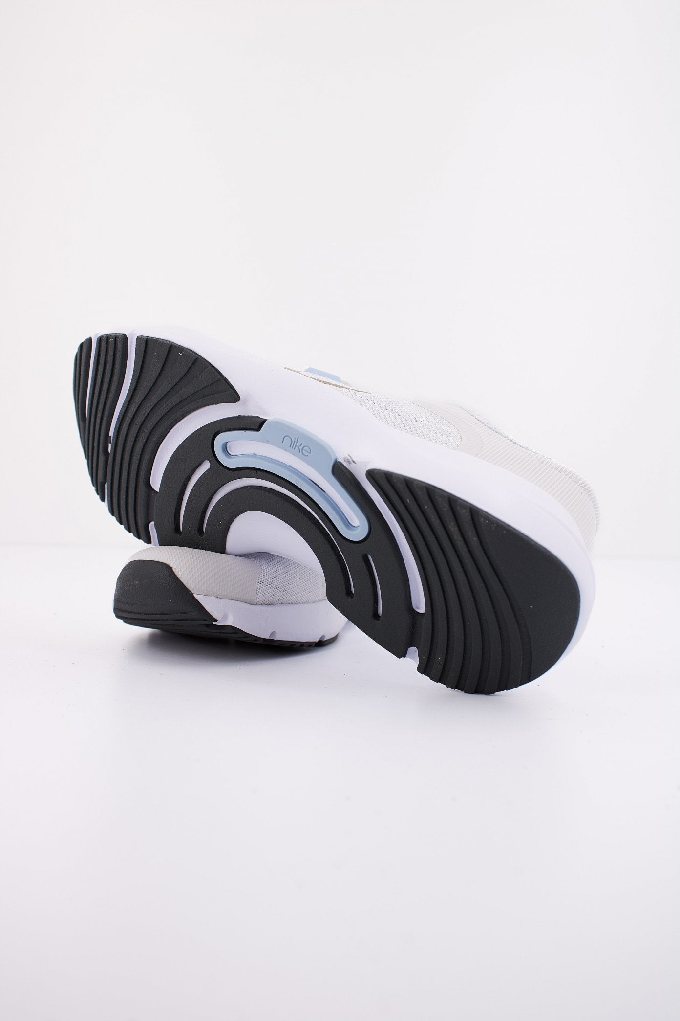 NIKE IN-SEASON TR en color BLANCO (4)