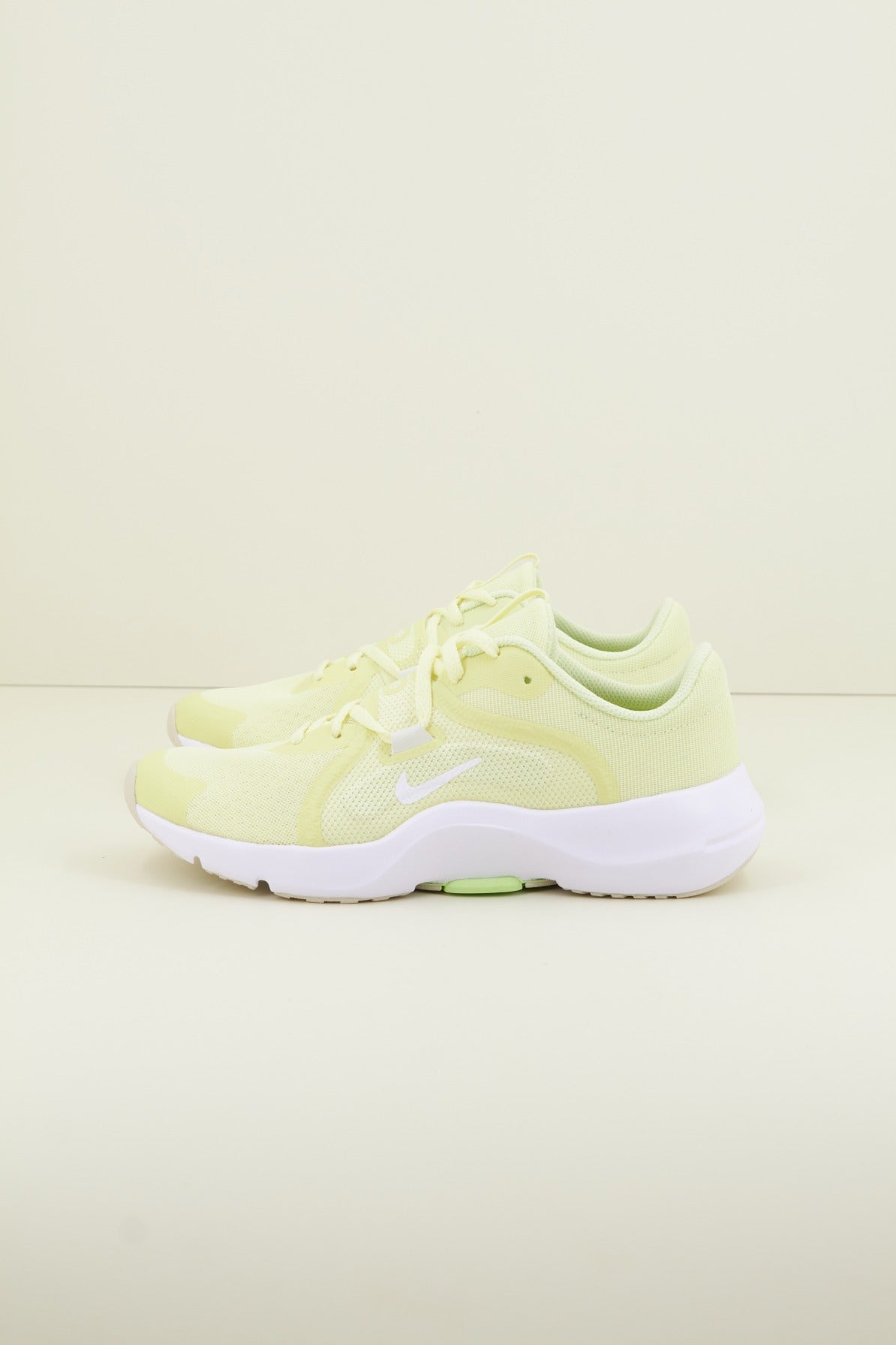 NIKE IN-SEASON TR en color AMARILLO (1)