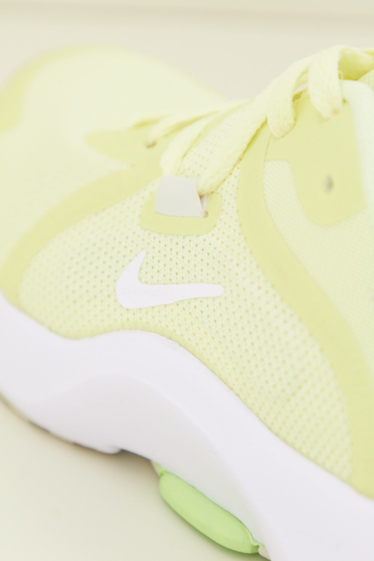NIKE IN-SEASON TR en color AMARILLO (3)