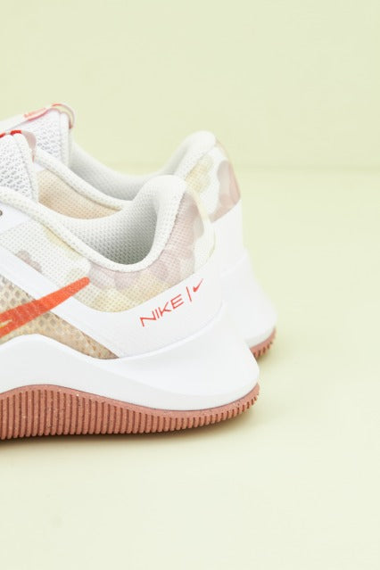 NIKE MC TRAINER PRM WOMEN' en color BLANCO (3)