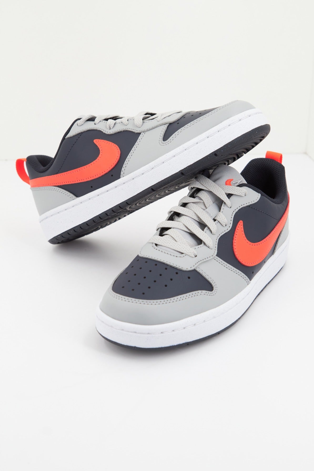 NIKE COURT BOROUGH LOW RECRAFT GS en color GRIS (3)