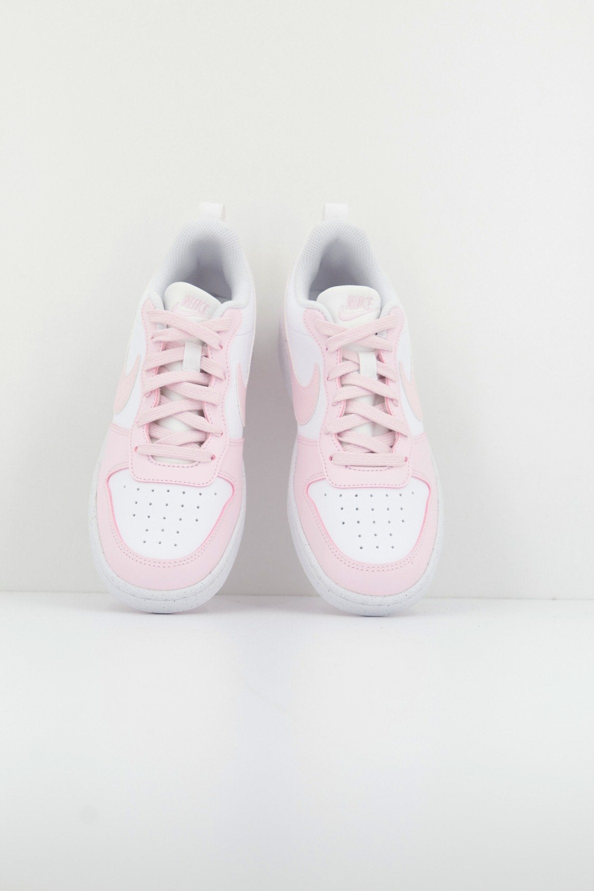 NIKE COURT BOROUGH LOW RECRAFT GS en color ROSA (2)