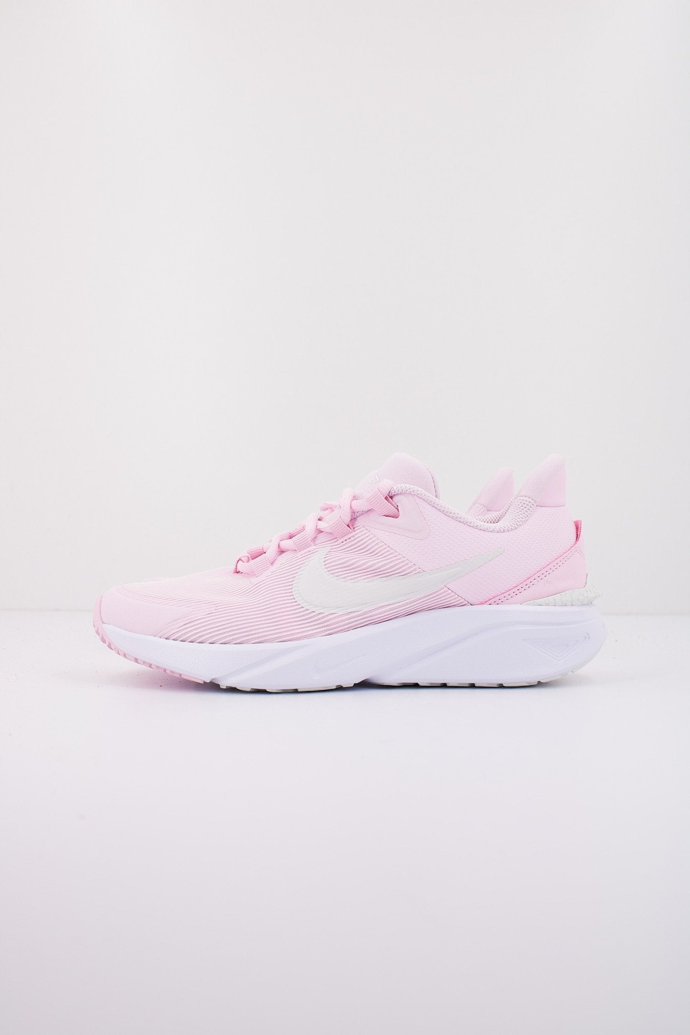 NIKE RUNNER NN en color ROSA (1)