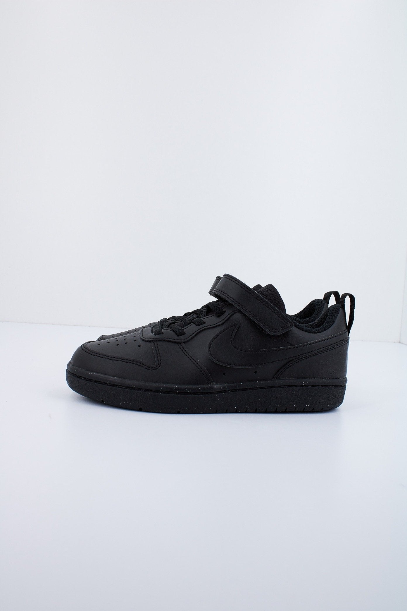 NIKE BOROUGH LOW RECRAFT en color NEGRO (1)
