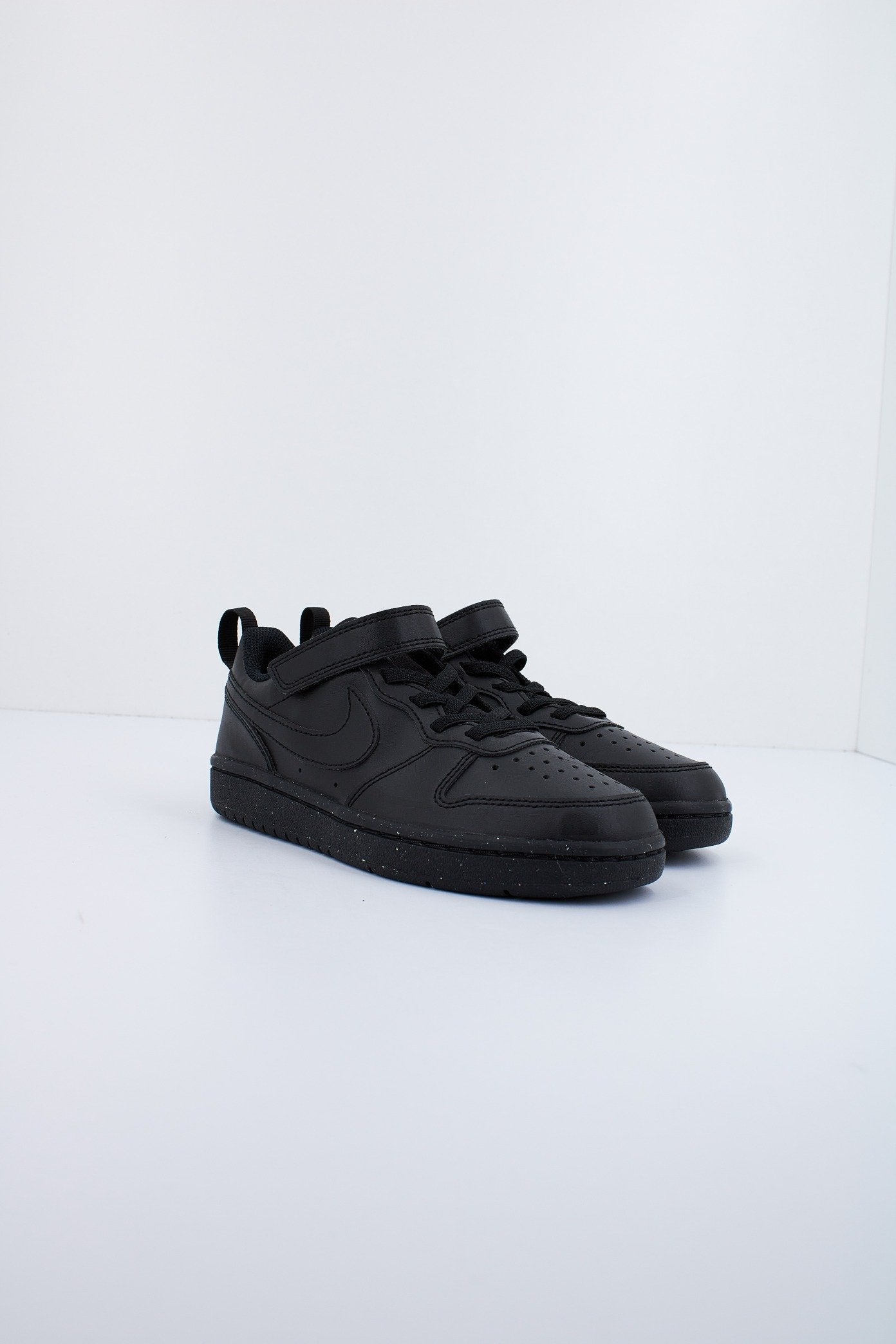 NIKE BOROUGH LOW RECRAFT en color NEGRO (2)