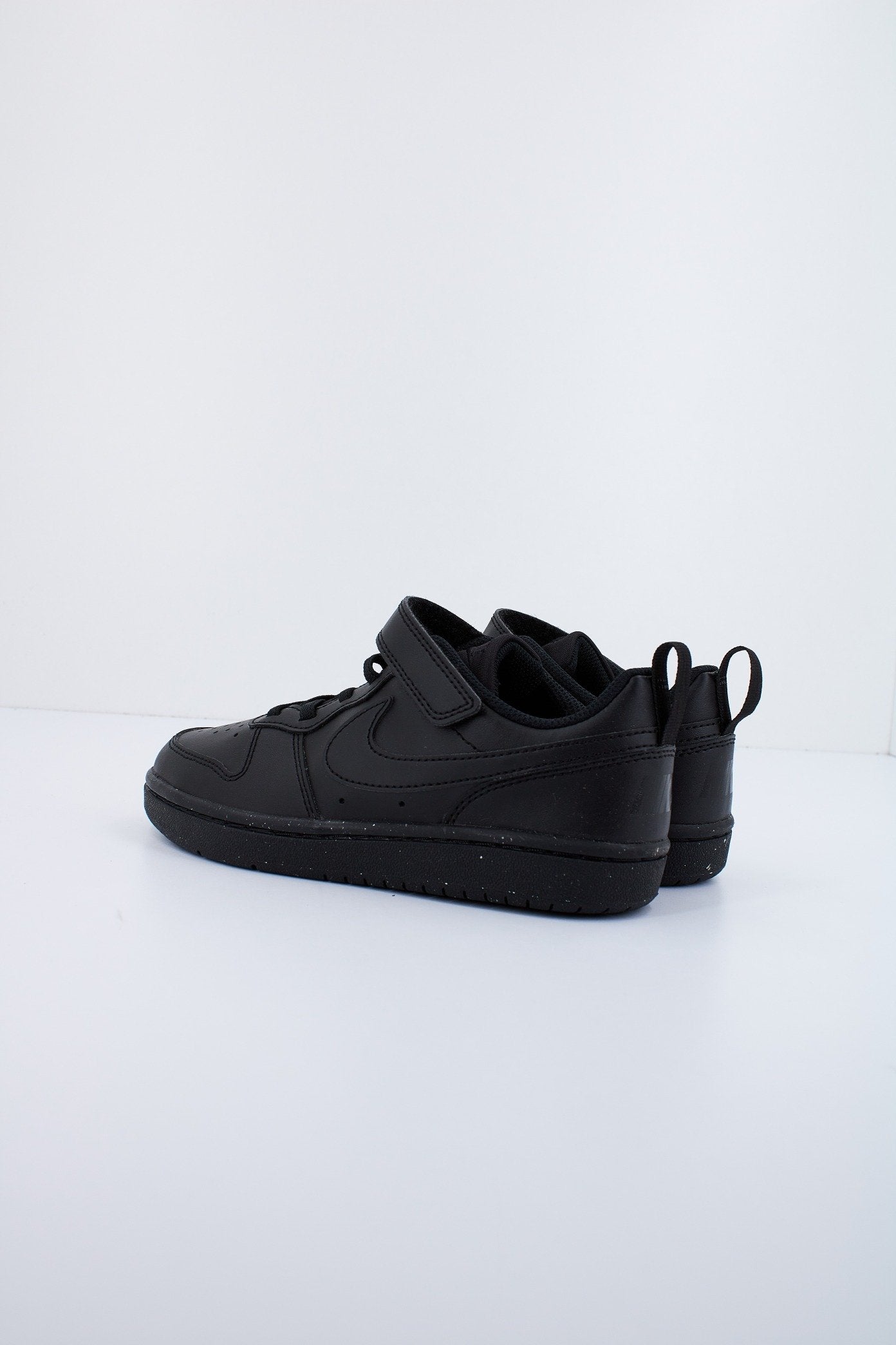 NIKE BOROUGH LOW RECRAFT en color NEGRO (3)