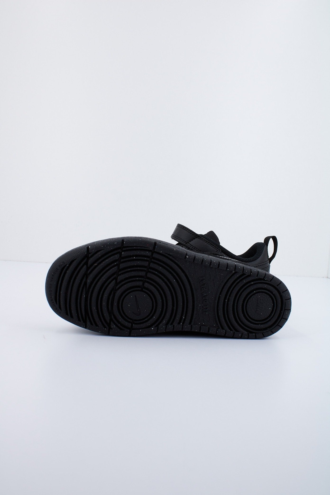 NIKE BOROUGH LOW RECRAFT en color NEGRO (4)
