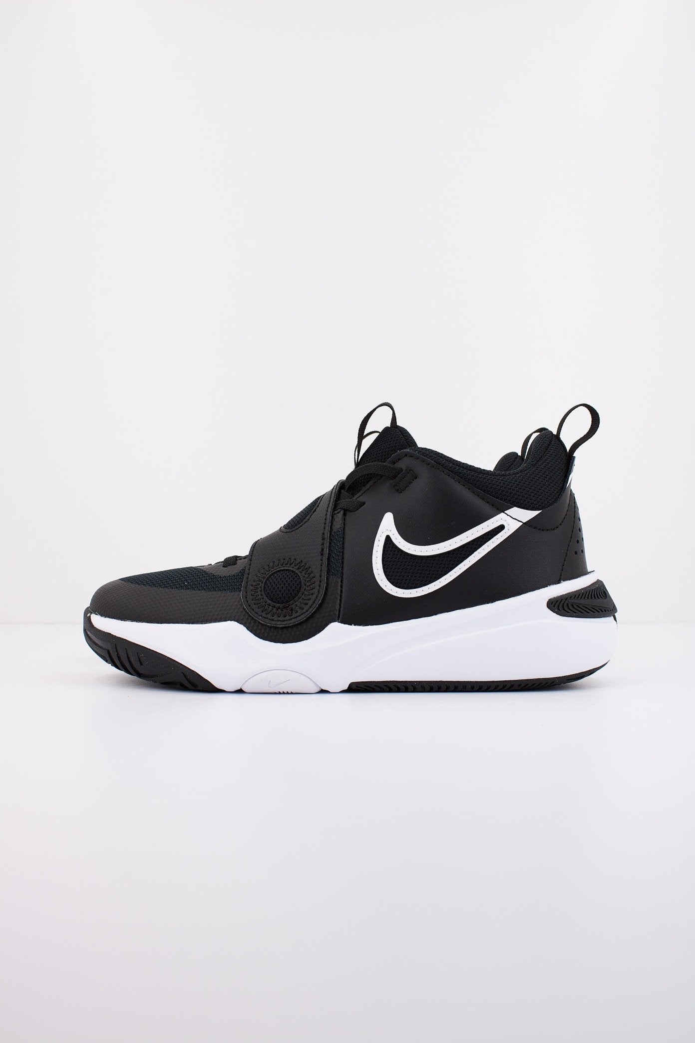 NIKE TEAM HUSTLE D en color NEGRO (1)