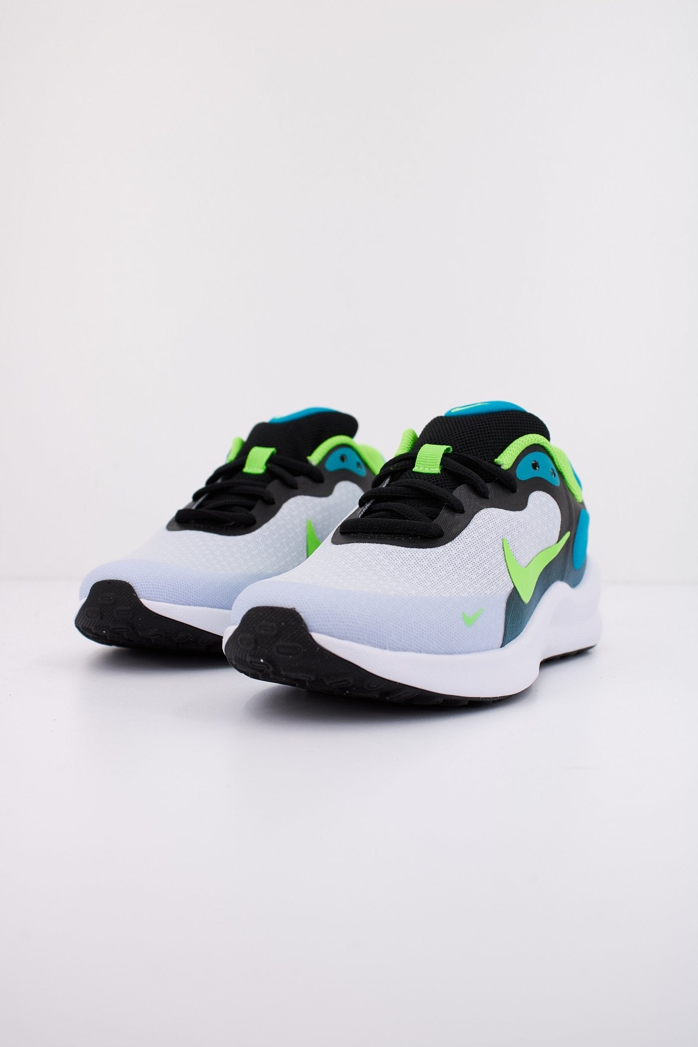 NIKE REVOLUTION en color GRIS (2)