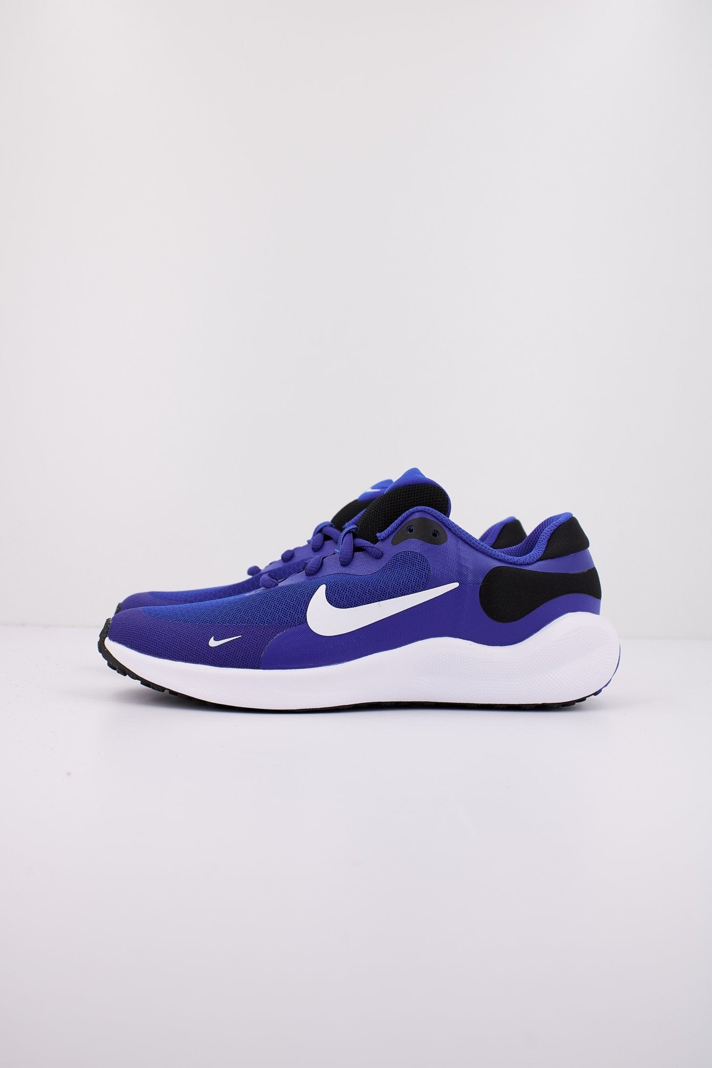 NIKE REVOLUTION en color AZUL (1)
