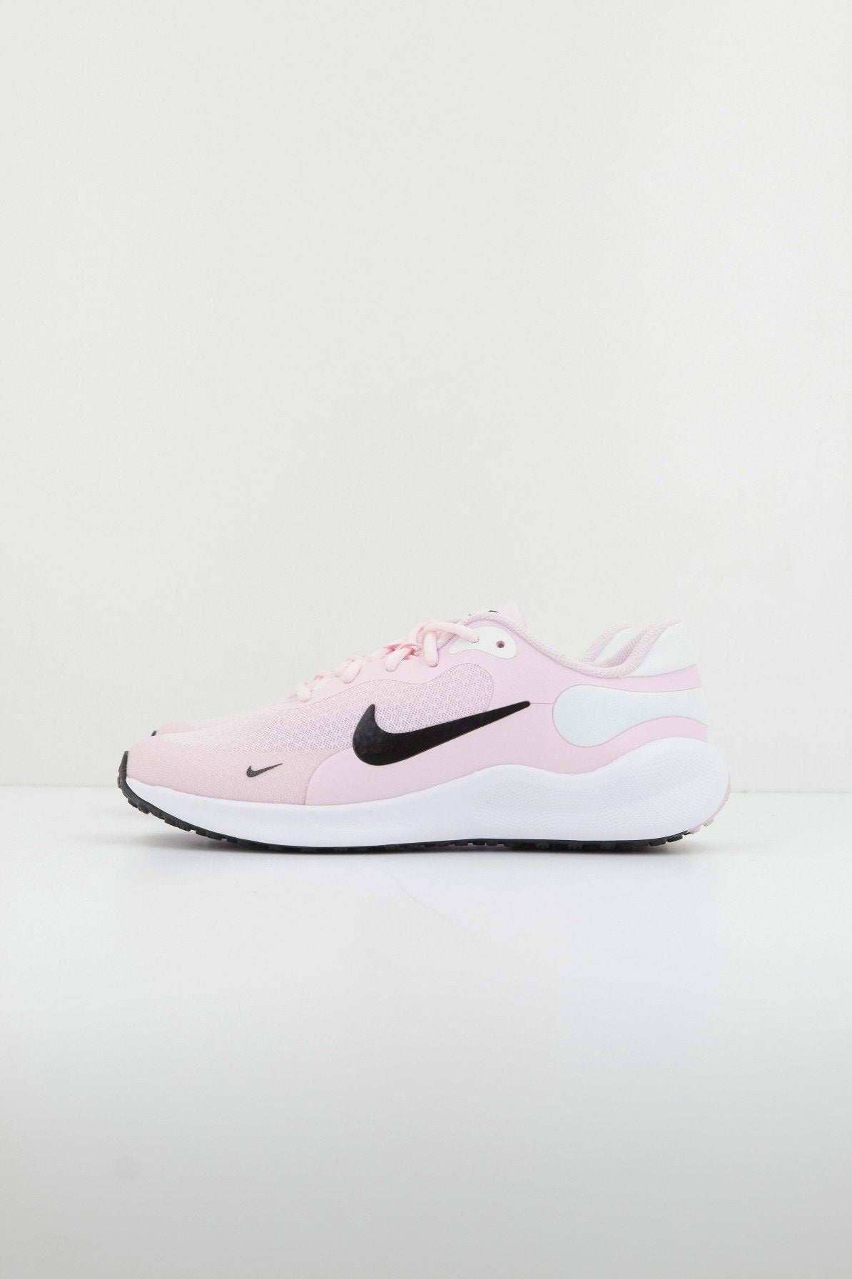 NIKE REVOLUTION en color ROSA (1)