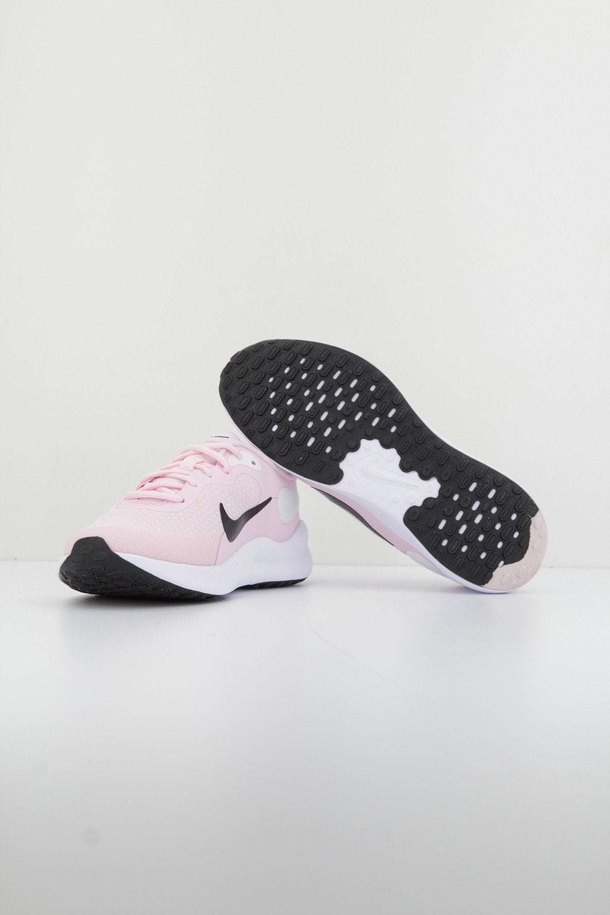 NIKE REVOLUTION en color ROSA (4)