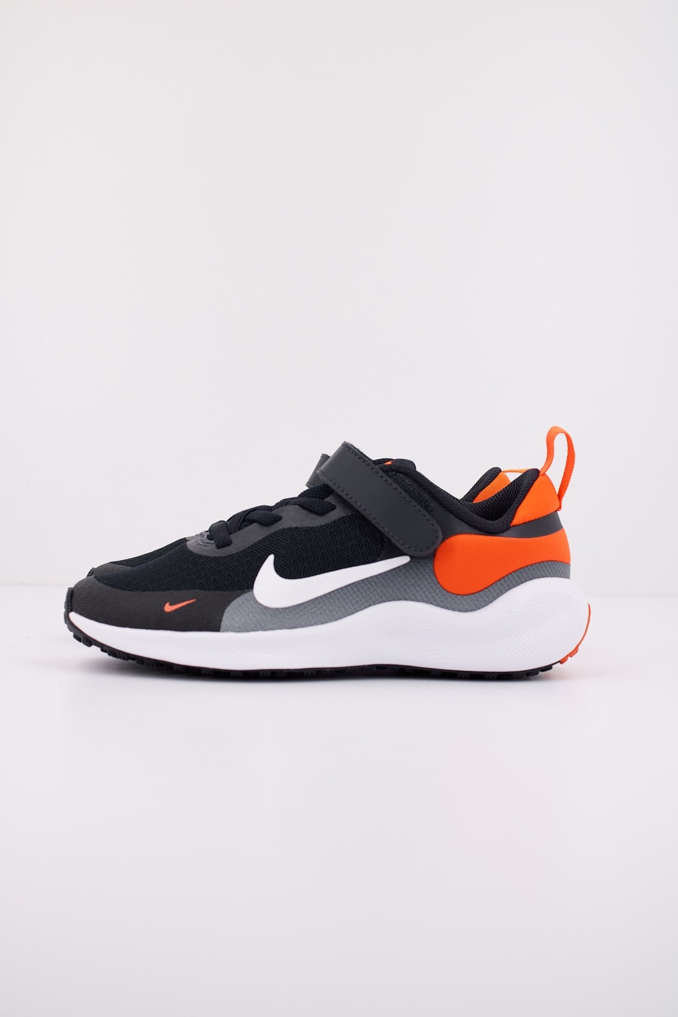 NIKE REVOLUTION en color AZUL (1)