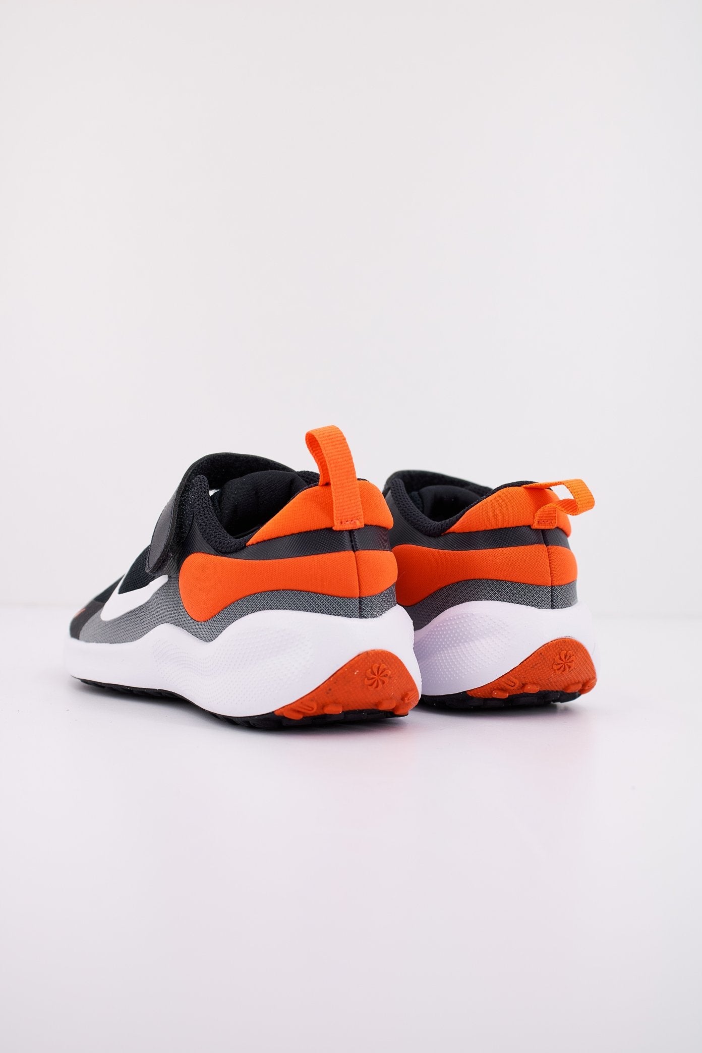 NIKE REVOLUTION en color AZUL (3)
