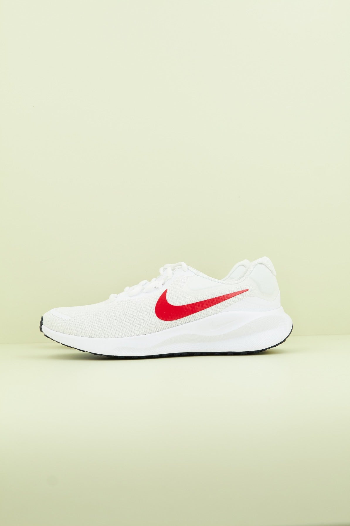 NIKE REVOLUTION en color BLANCO (1)