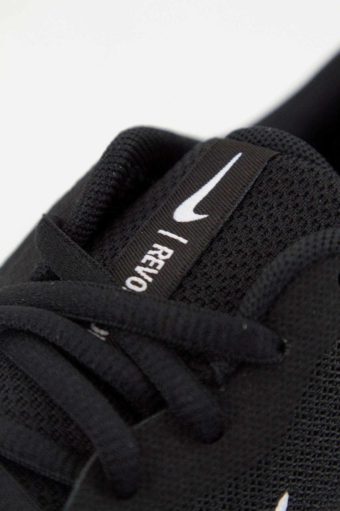 NIKE REVOLUTION en color NEGRO (3)