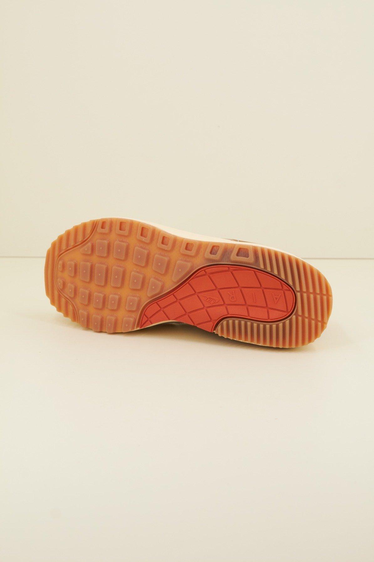 NIKE SYSTM en color NARANJA (4)