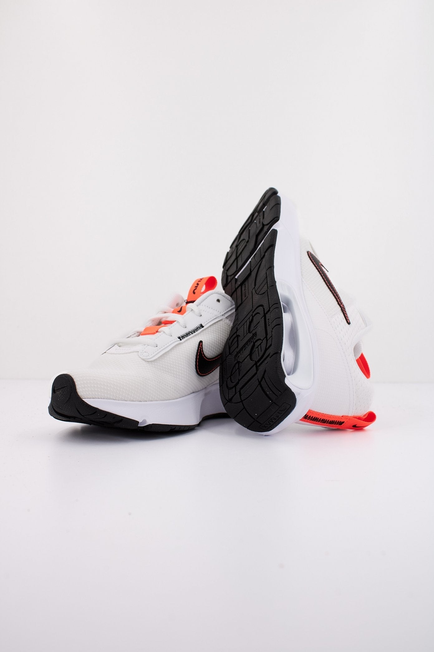 NIKE MAX INTRLK BIG K en color BLANCO (4)