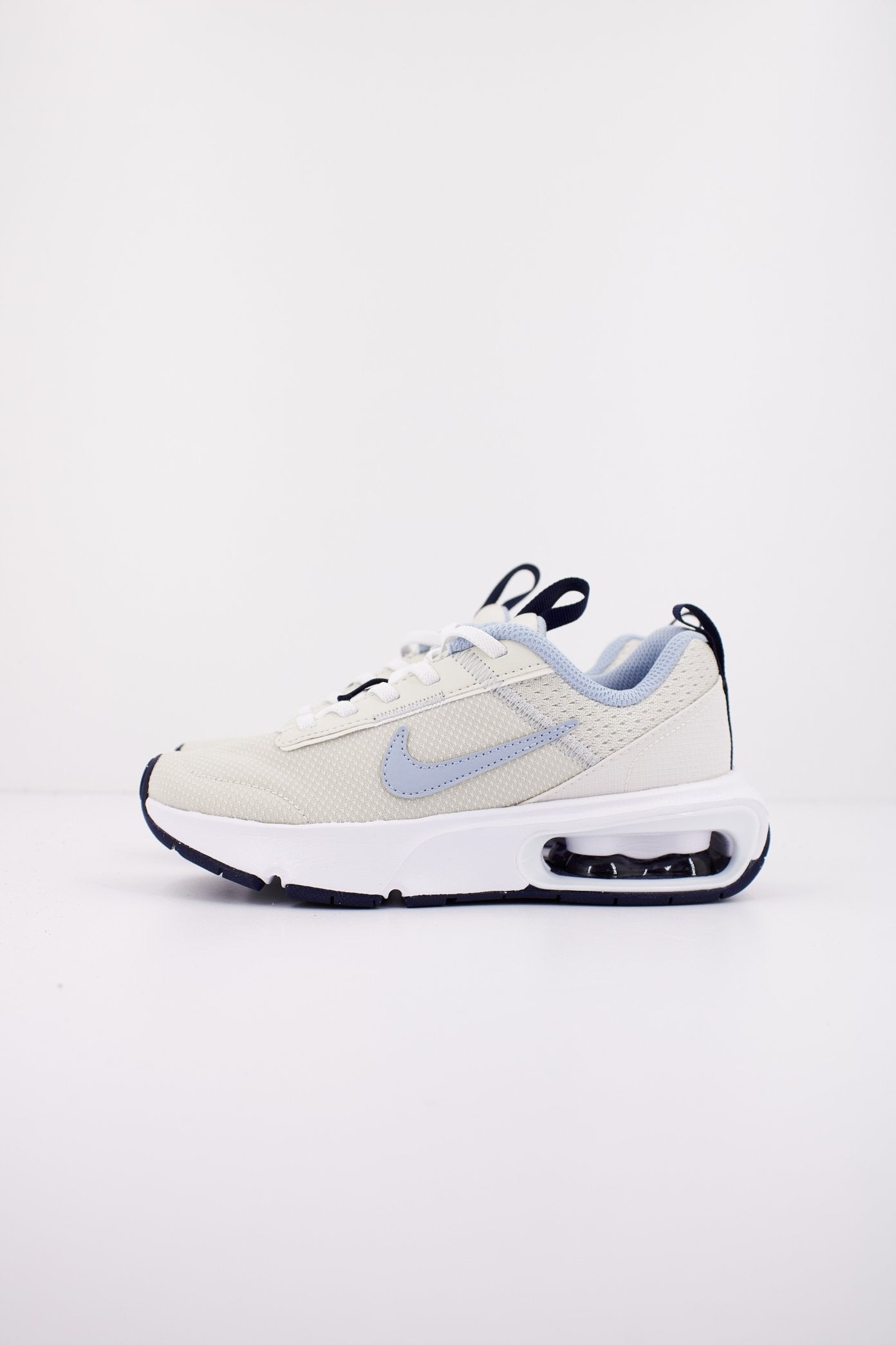 NIKE INTRLK LITTL en color BEIS (1)