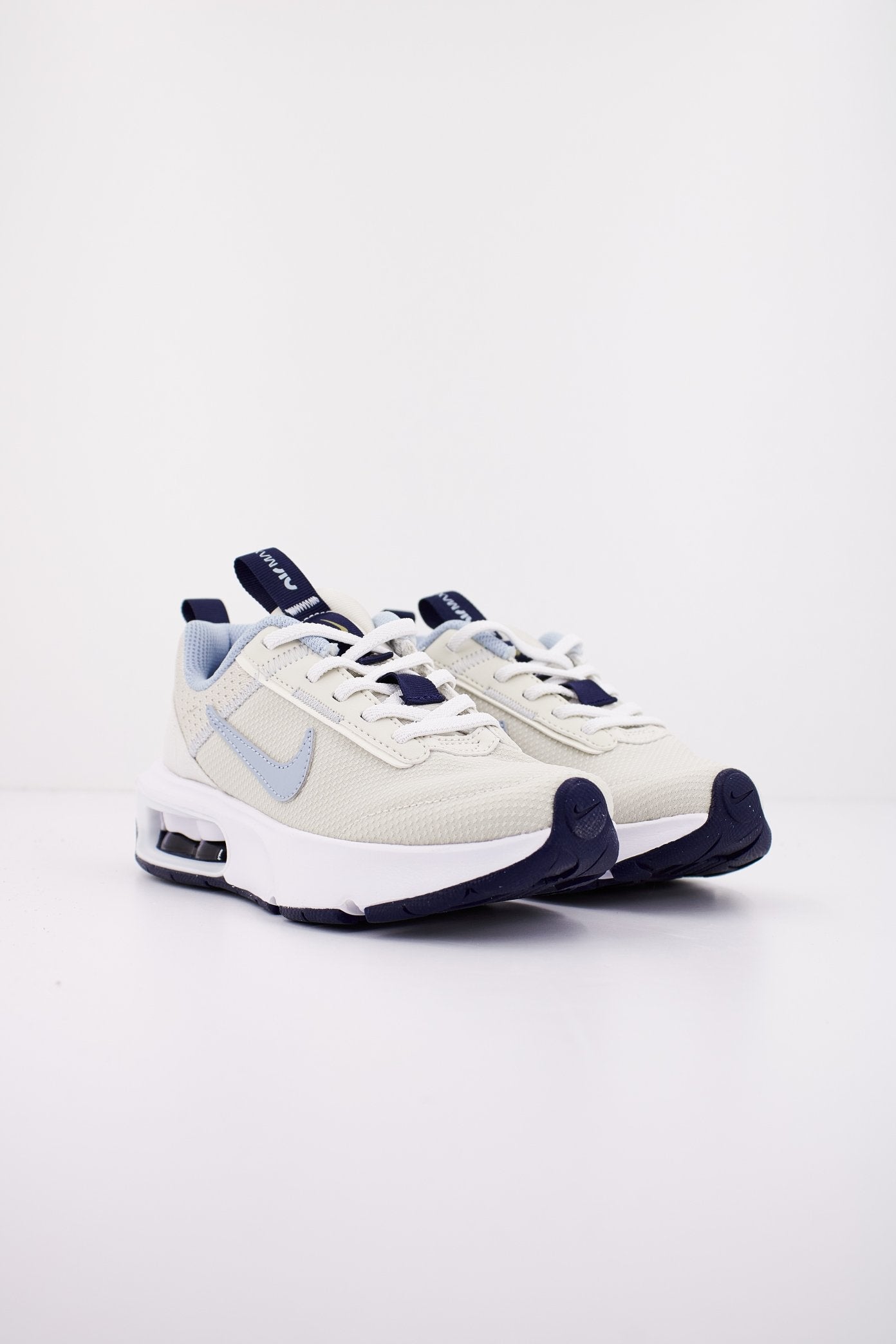 NIKE INTRLK LITTL en color BEIS (2)