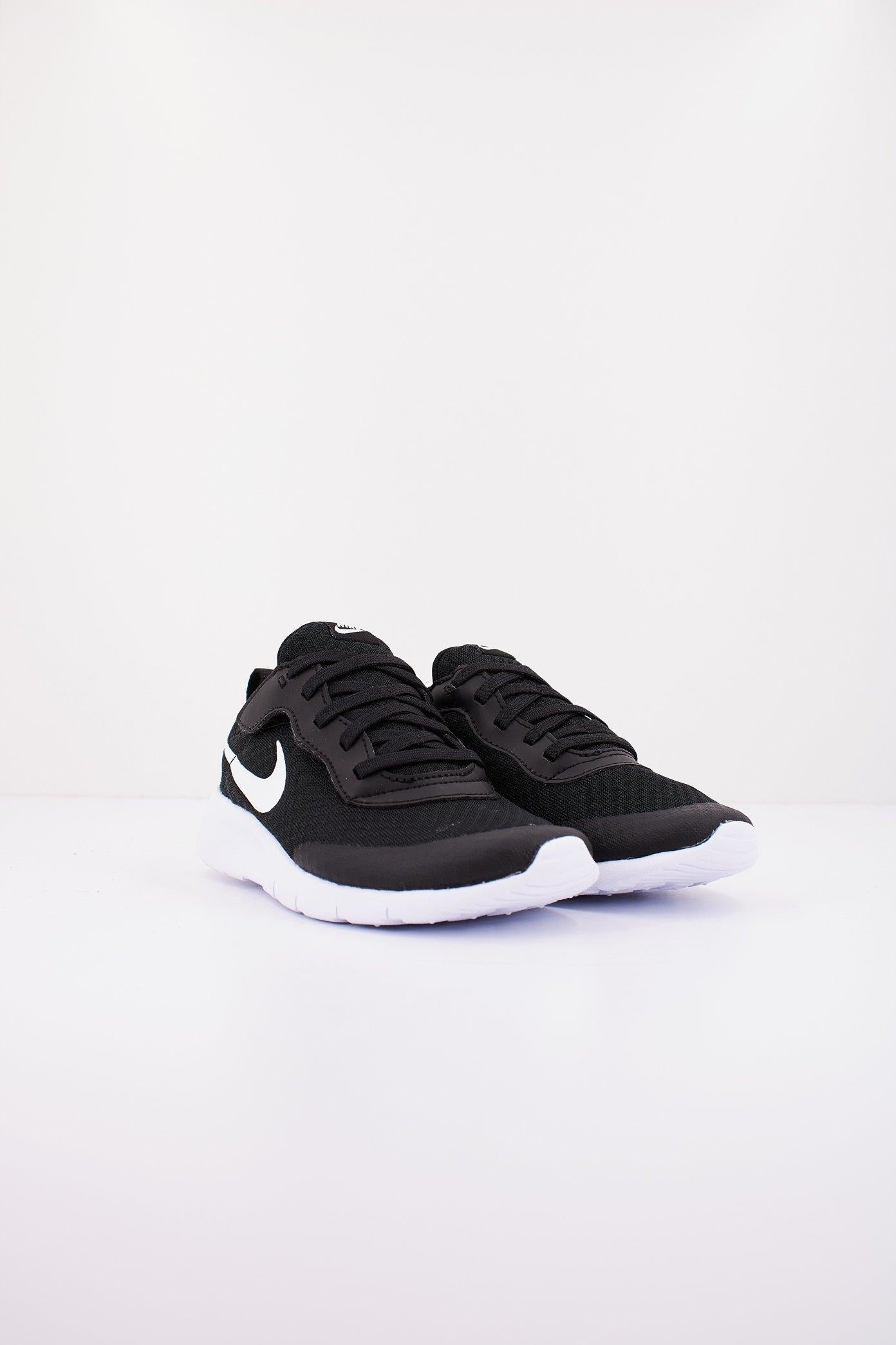 NIKE TANJUN EZ LITTLE KIDS' en color NEGRO (2)