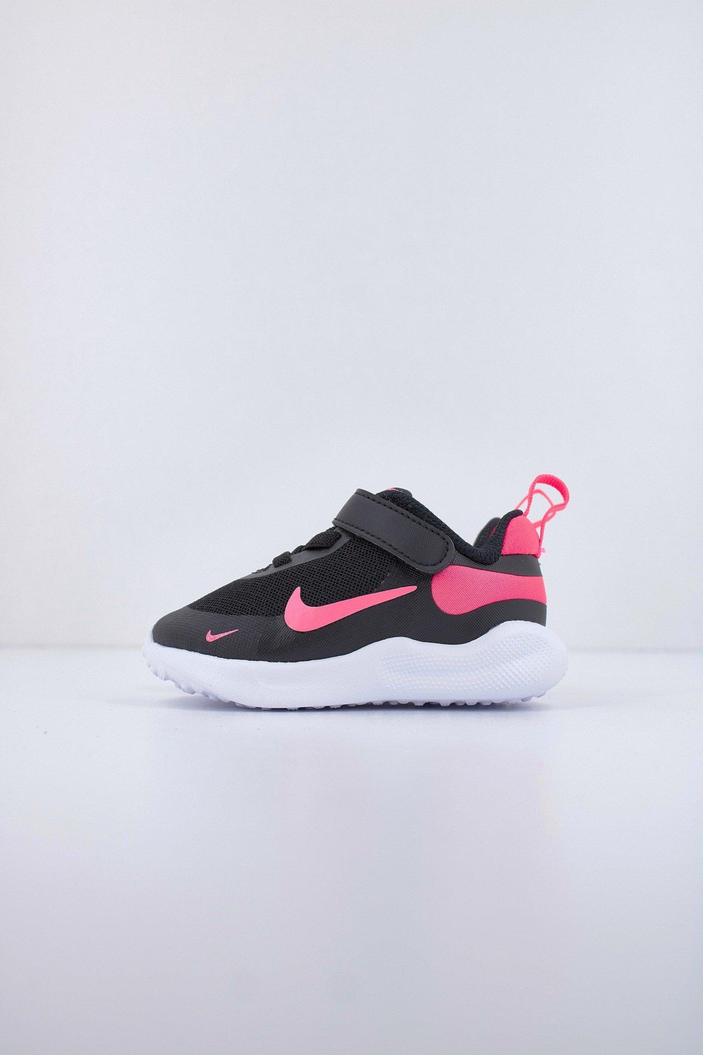 NIKE NIKE REVOLUTION en color NEGRO (1)