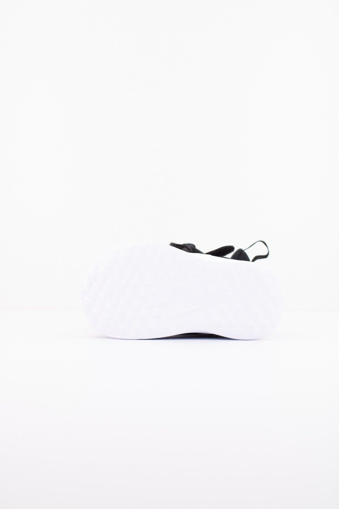 NIKE NIKE REVOLUTION en color NEGRO (4)
