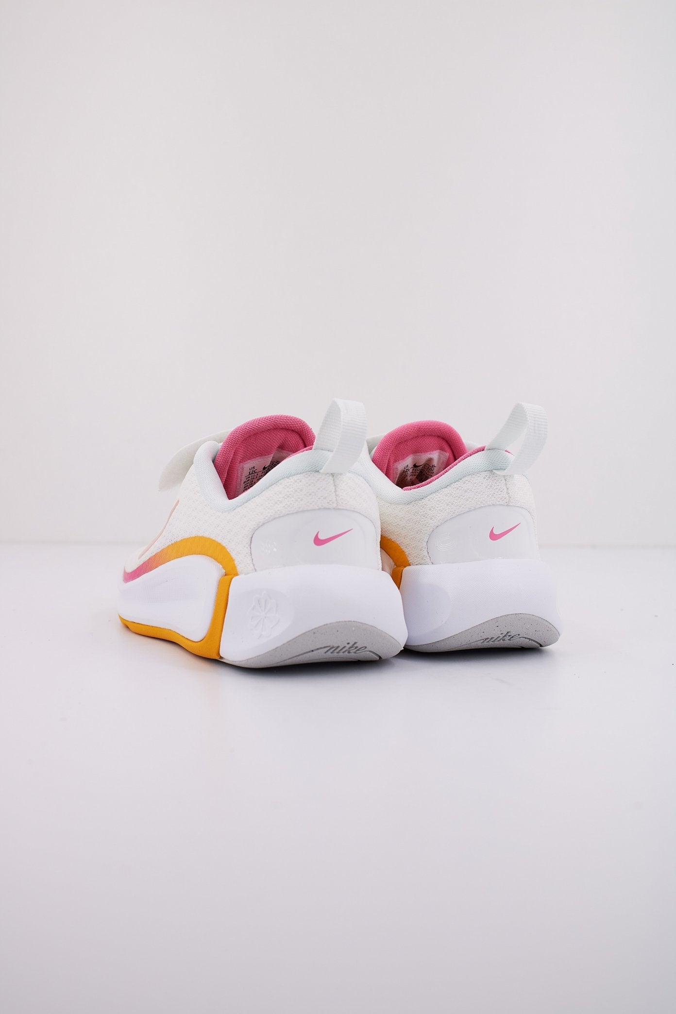 NIKE KIDFINITY en color BLANCO (4)