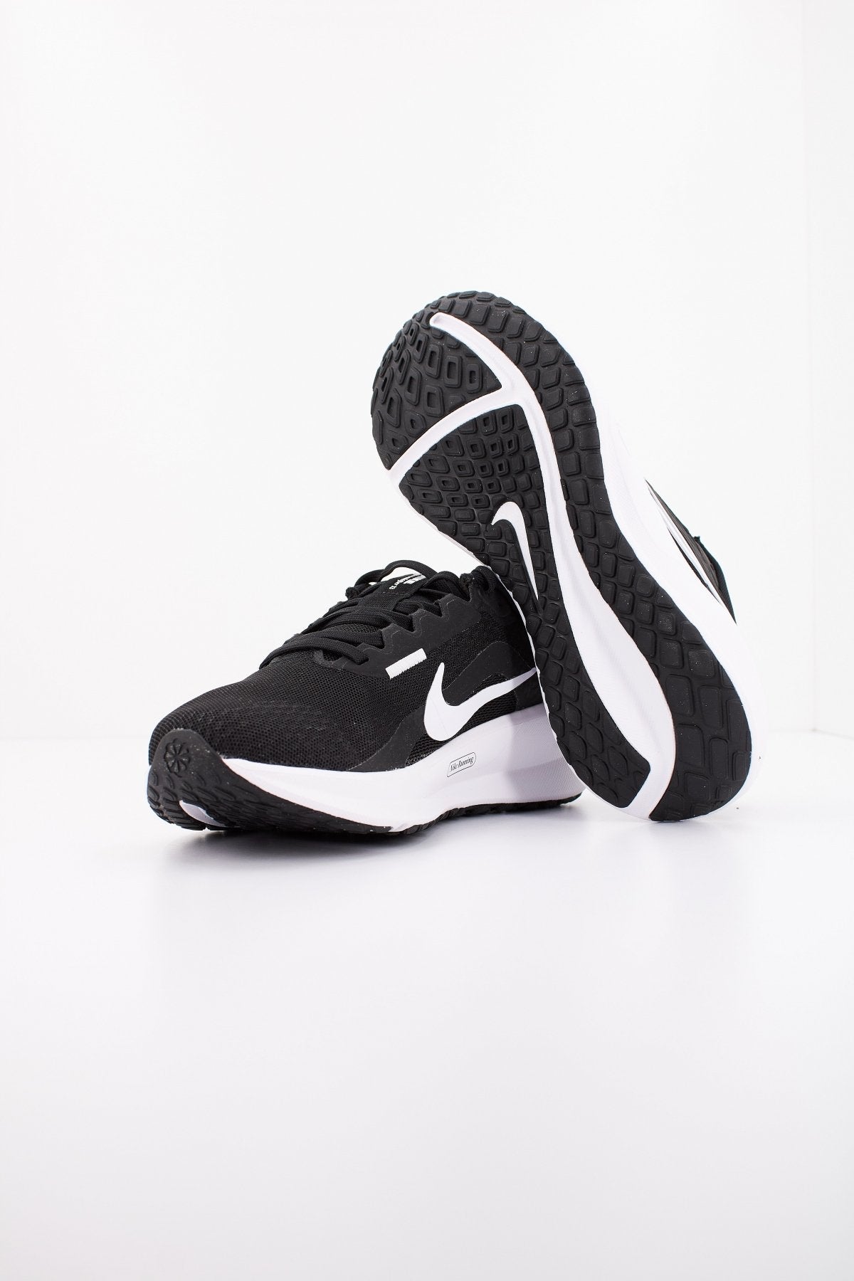 NIKE DOWNSHIFTER en color NEGRO (4)
