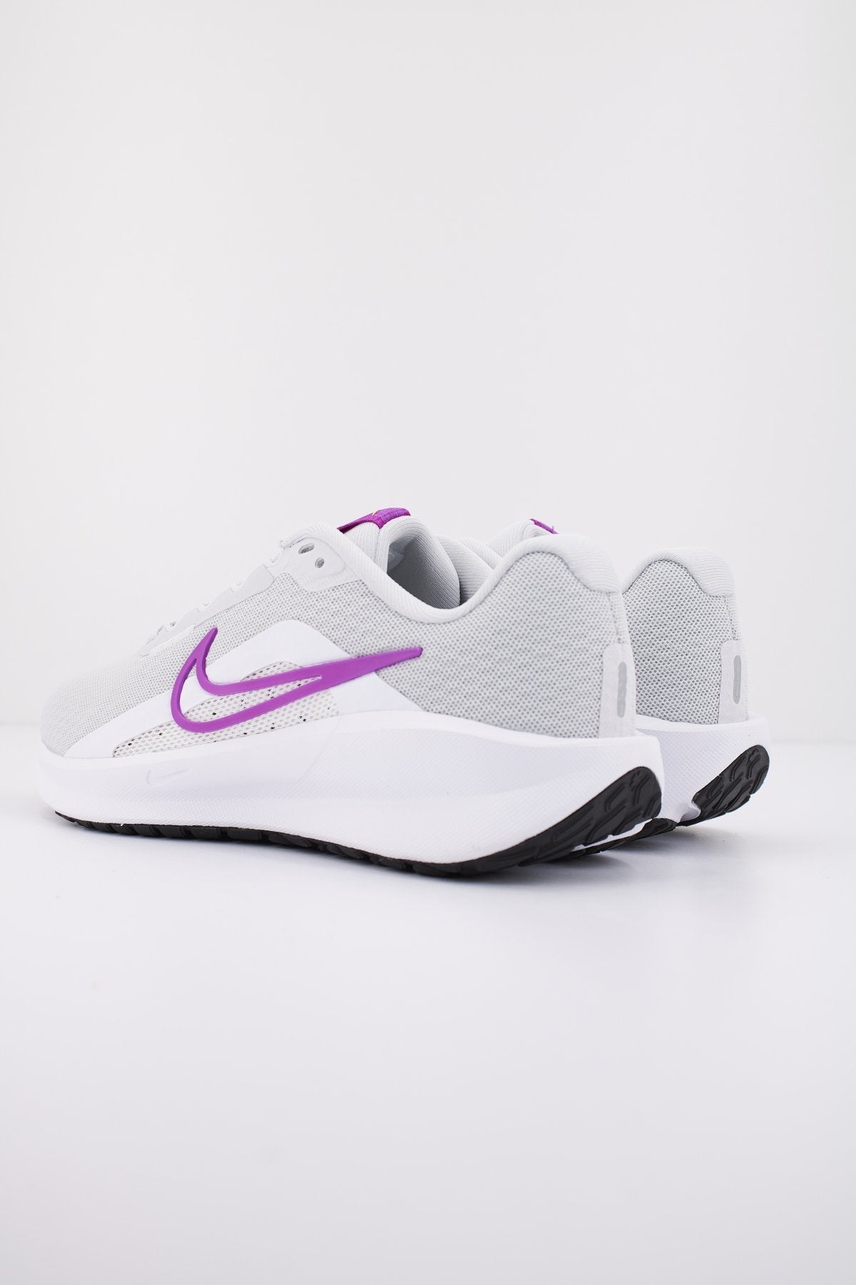NIKE DOWNSHIFTER en color ROSA (3)