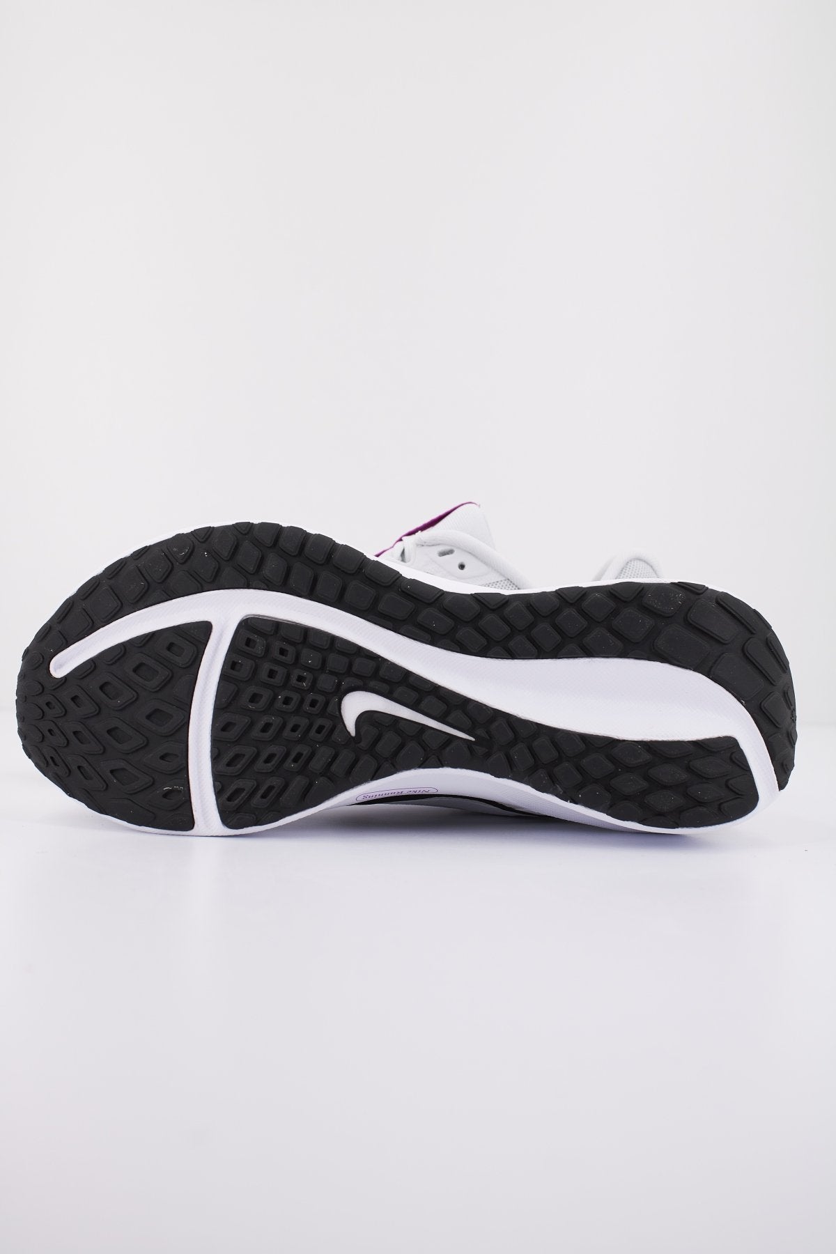 NIKE DOWNSHIFTER en color ROSA (4)