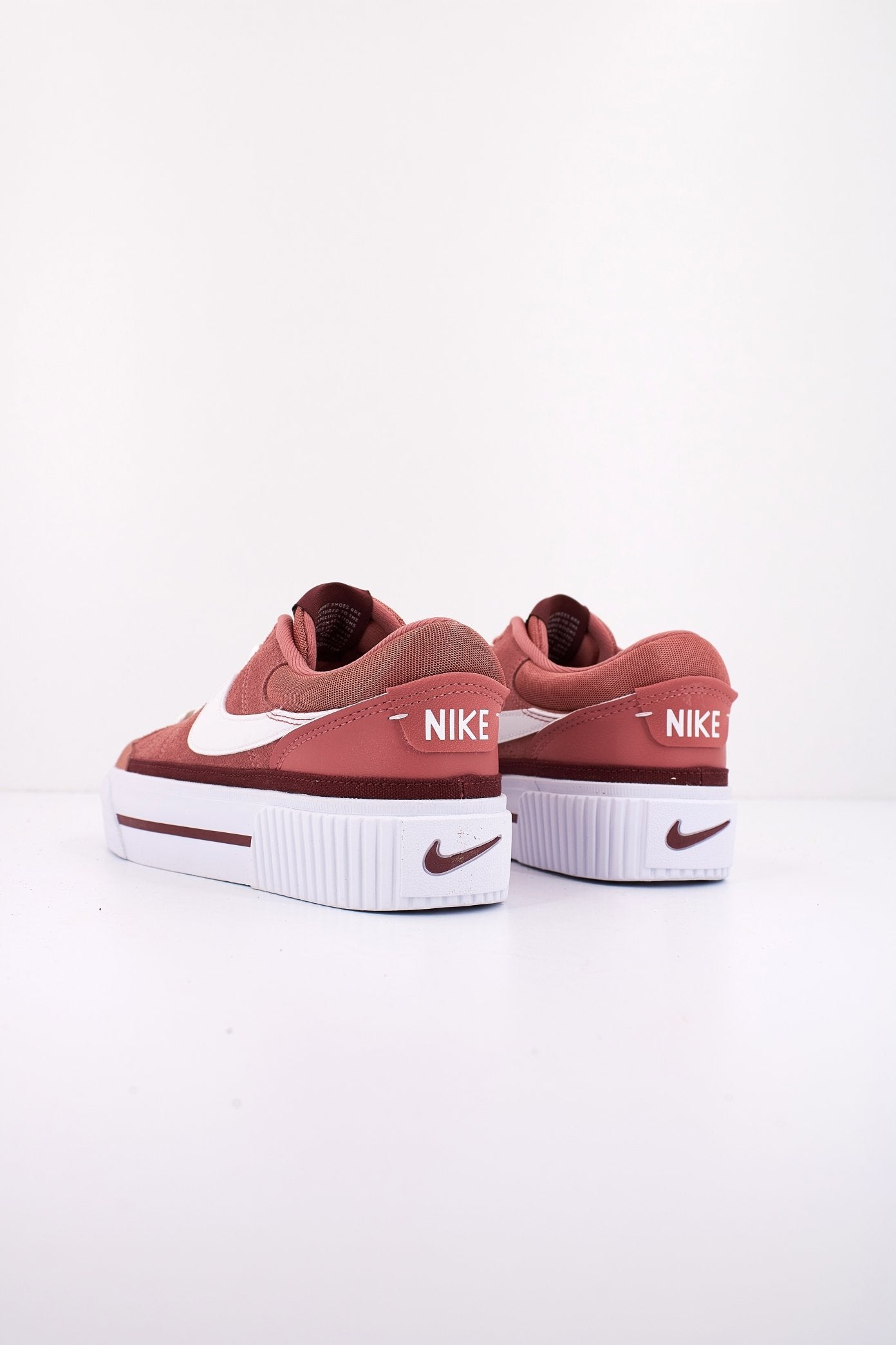 NIKE COURT LEGACY en color ROJO (3)