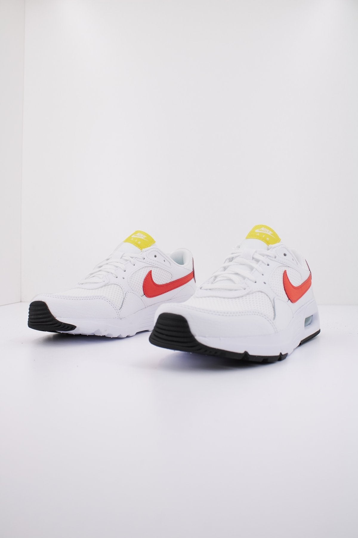 NIKE FZ WMNS en color BLANCO (2)