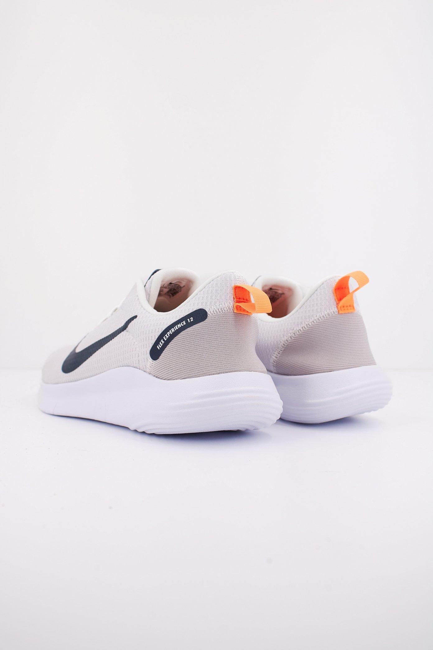 NIKE FLEX EXPERIENCE RUN en color GRIS (3)