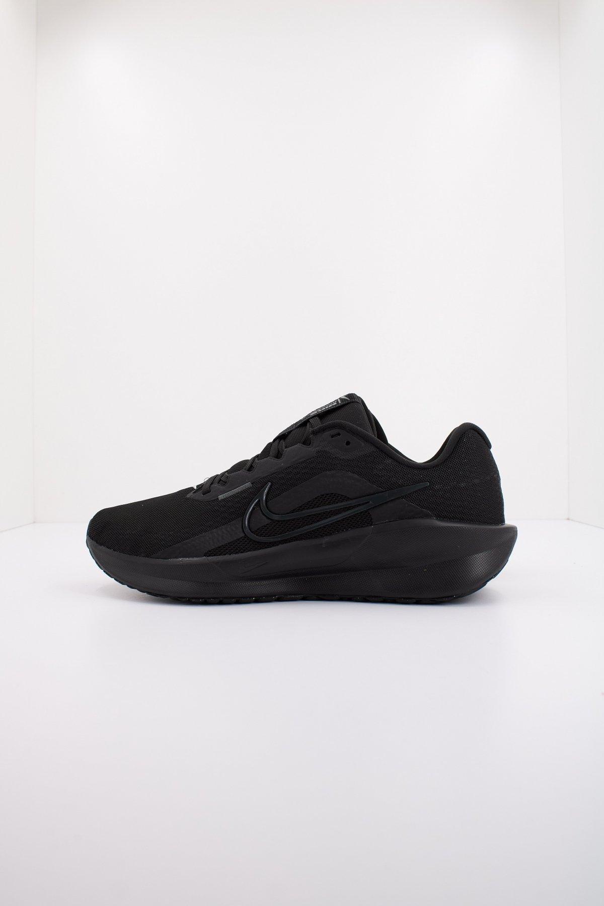 NIKE DOWNSHIFTER en color NEGRO (1)