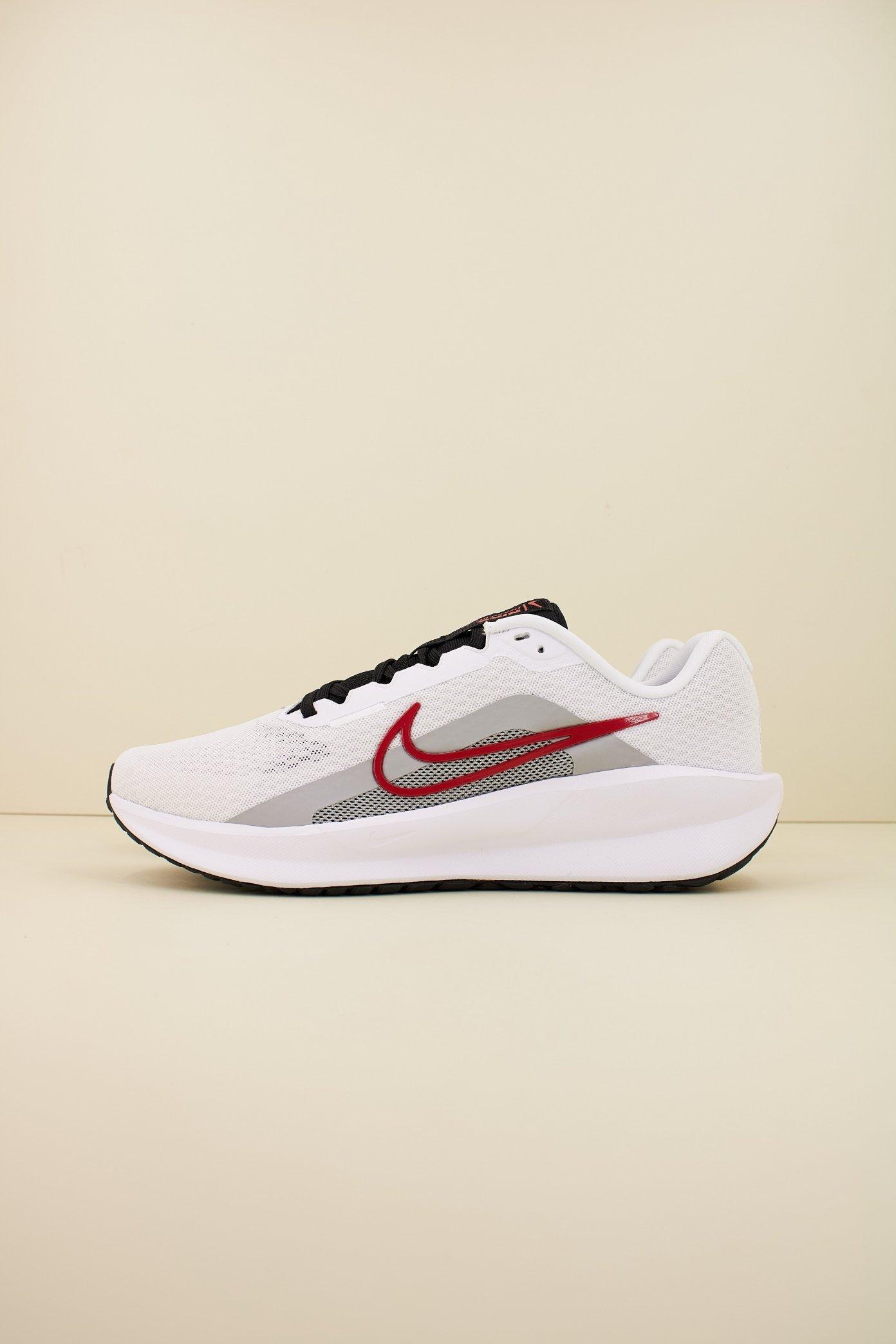 NIKE DOWNSHIFTER en color BLANCO (1)