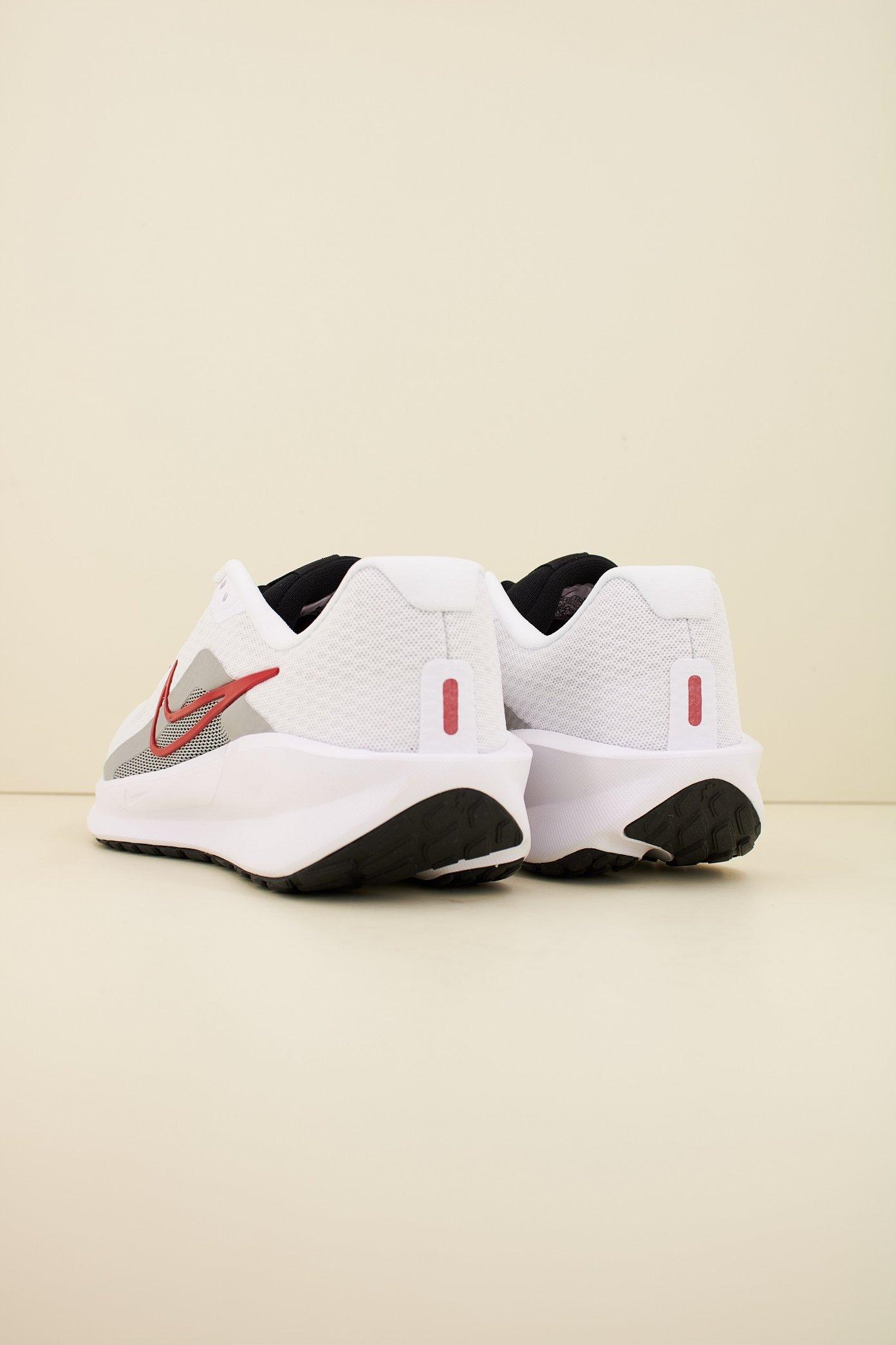 NIKE DOWNSHIFTER en color BLANCO (3)