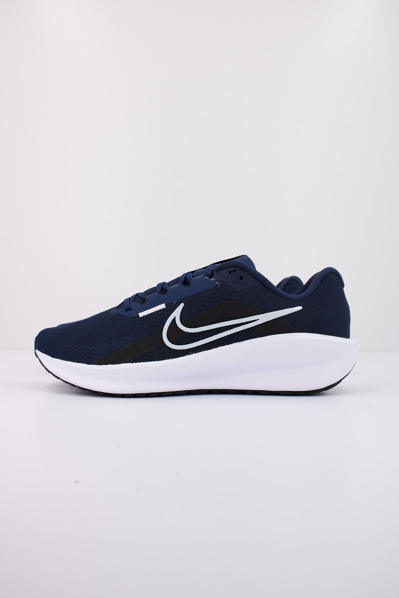 NIKE DOWNSHIFTER en color AZUL (1)