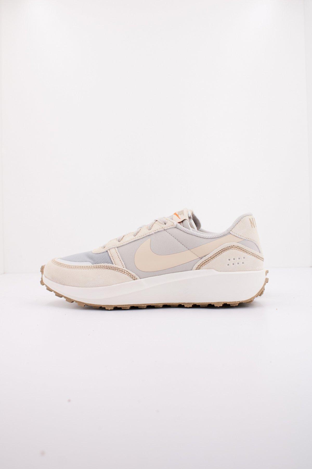 NIKE WAFFLE DEBUT en color BEIS (1)
