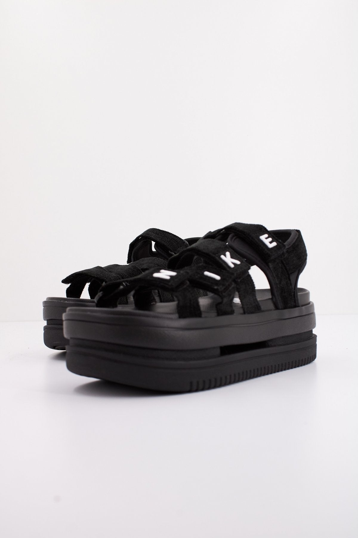NIKE ICON CLASSIC SNDL SE en color NEGRO (2)