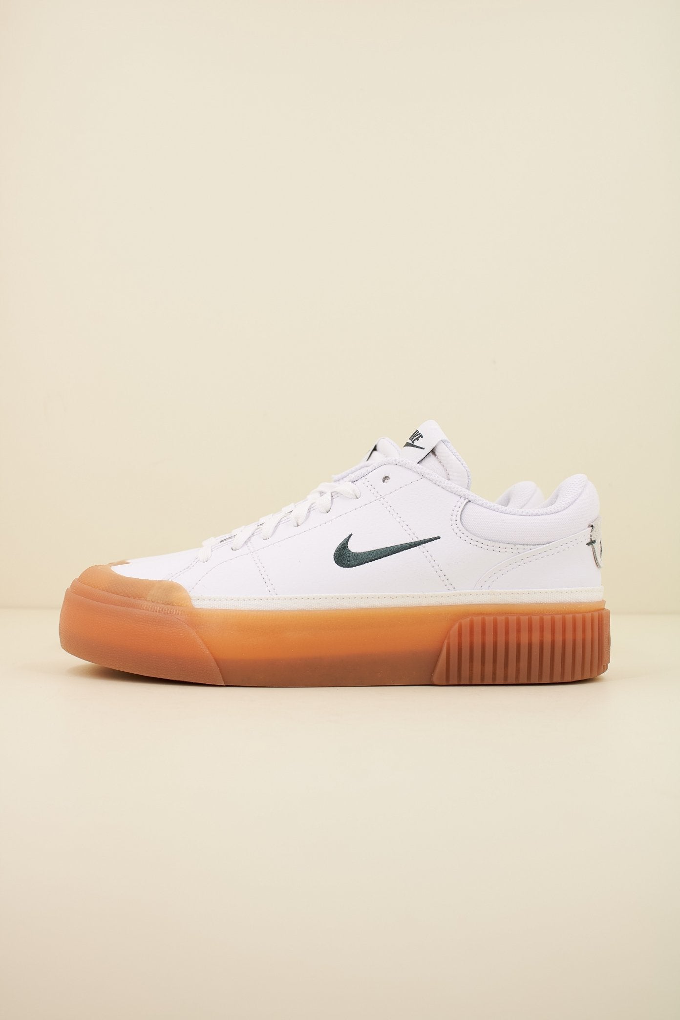 NIKE COURT LEGACY LIFT en color BLANCO (1)