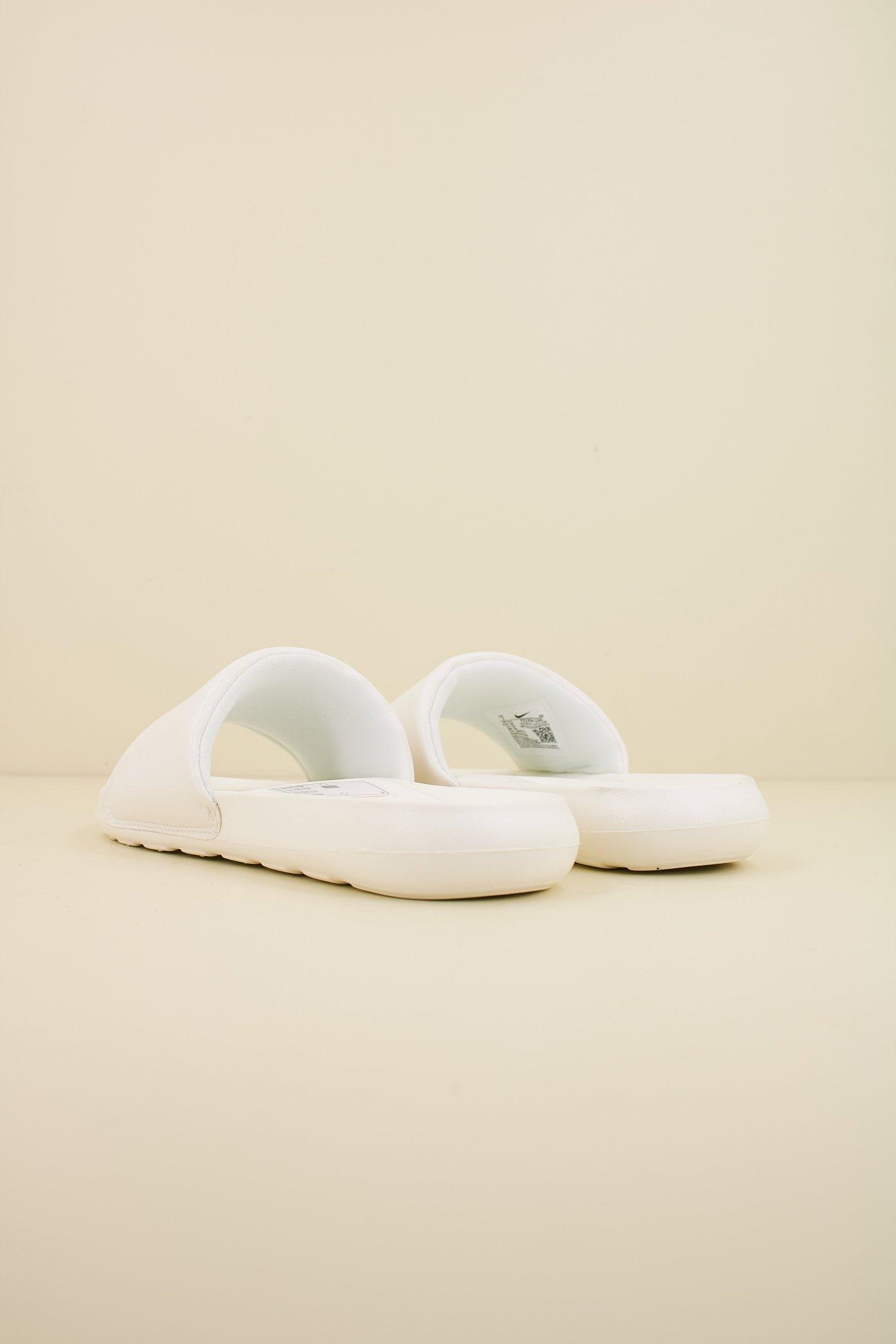 NIKE VICTORY ONE en color BLANCO (3)