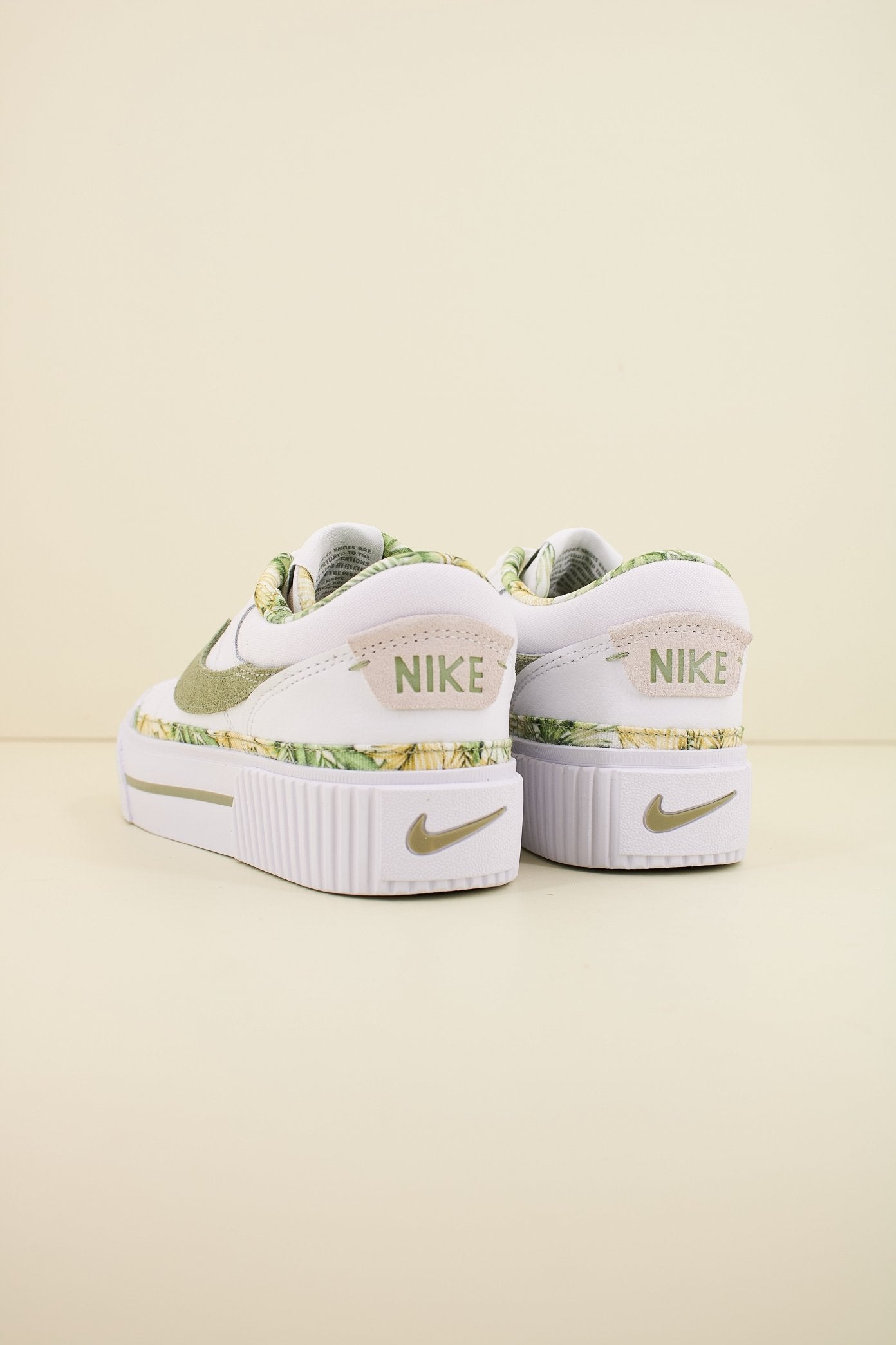 NIKE COURT LEGACY LIFT en color BLANCO (3)