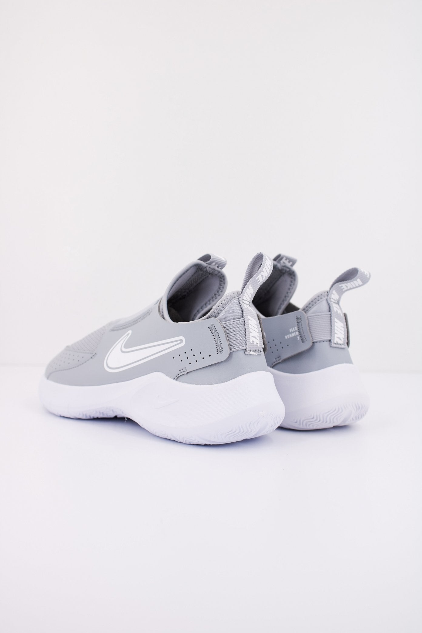NIKE en color GRIS (3)