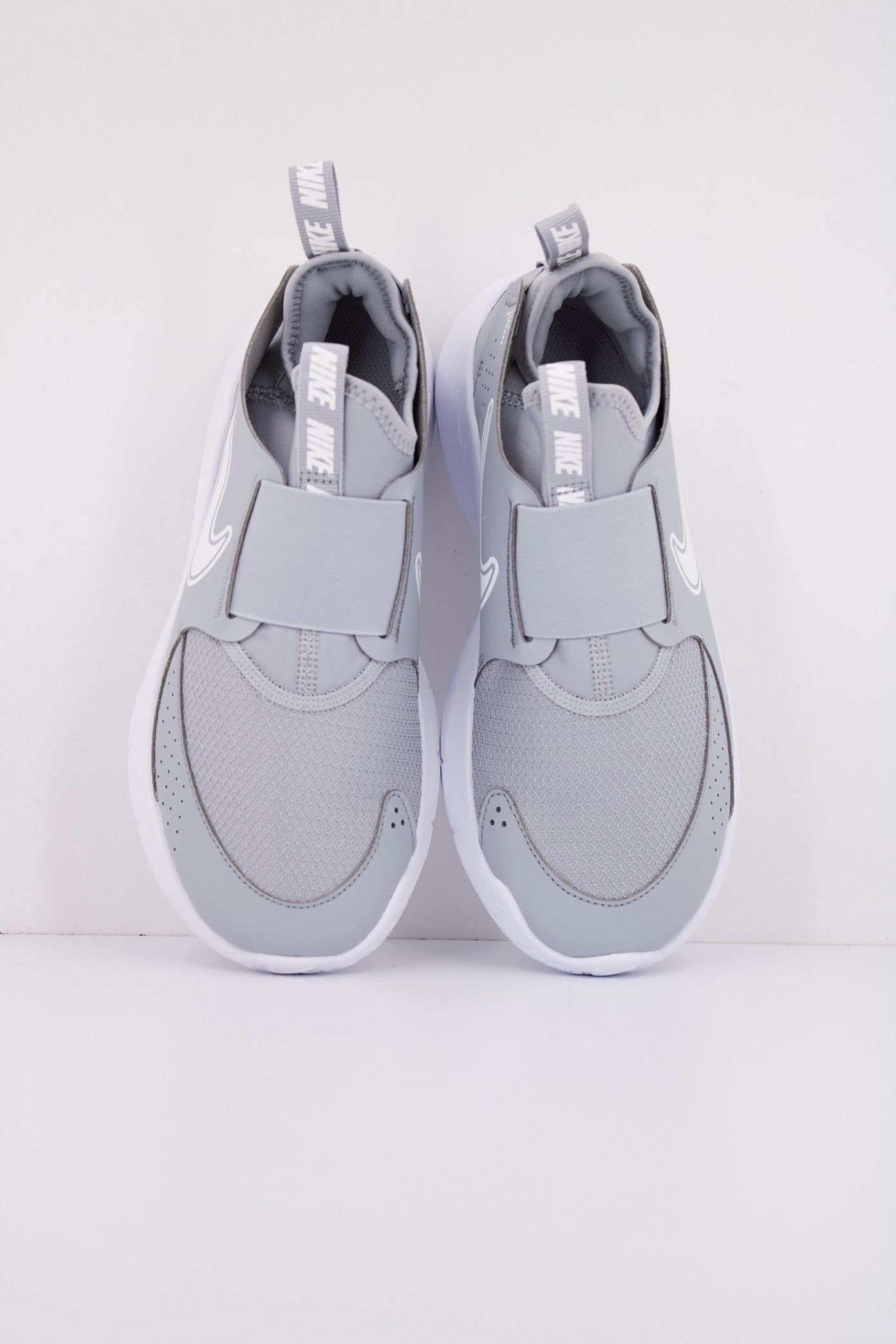 NIKE en color GRIS (4)